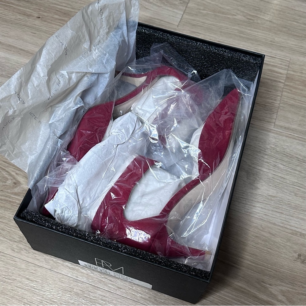 Pelle Moda Red Suede Pointed-Toe Ankle Strap Heels - Picture 8 of 9
